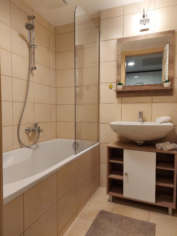 Bike & Spa Velence Apartman Εξωτερικό φωτογραφία
